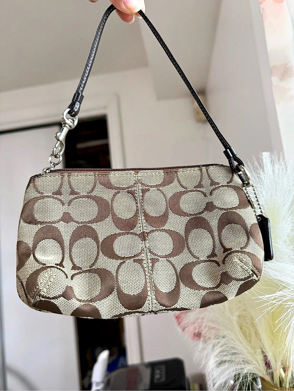 Vintage Coach turn lock wristlet - Picture 3 of 6